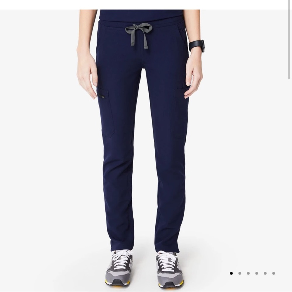 2 figs skinny scrub pants